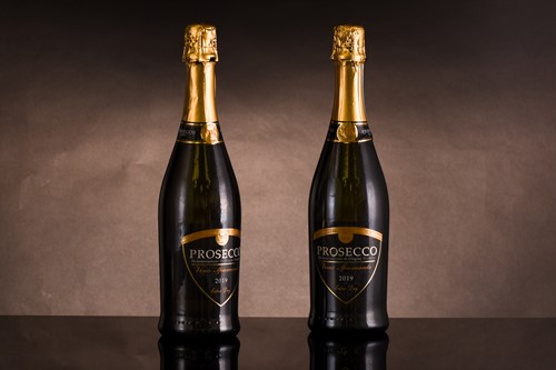 Lot 244 - Seven bottles of Champagne, comprising Veuve...