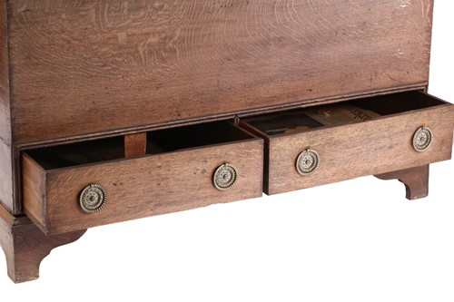 Lot 151 - A late 18th-century mule chest with a hinged...