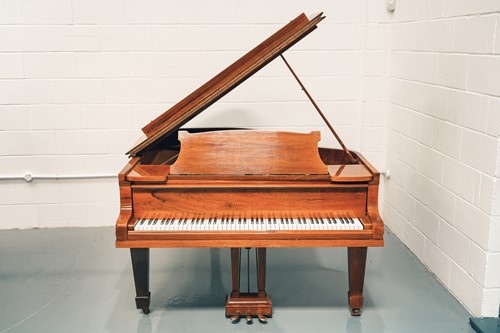 Lot 210 - A Steinway of New York baby grand piano No...