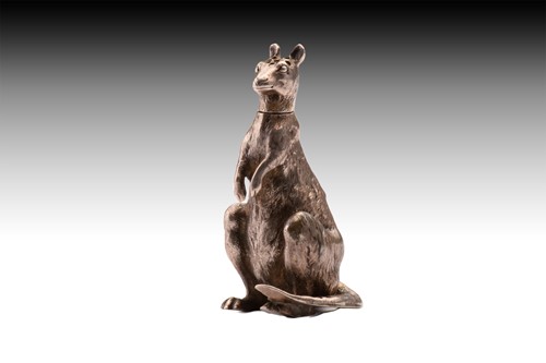 Lot 442 - A novelty pepper in the form of a kangaroo....