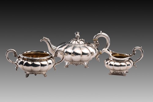 Lot 433 - A George IV / William IV silver three-piece...