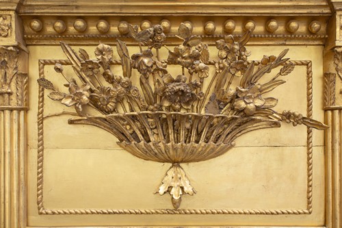 Lot 164 - An Irish Regency carved wood and gilt gesso...