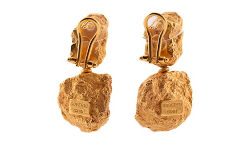 Lot 77 - A pair of Roberto Coin 'Nugget' earrings, each...