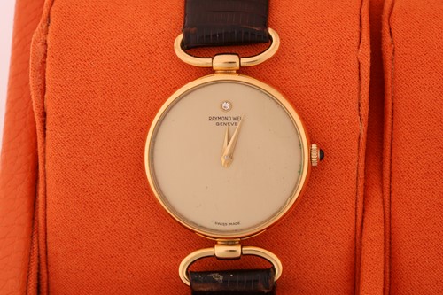 Lot 214 - A collection of six assorted quartz watches,...