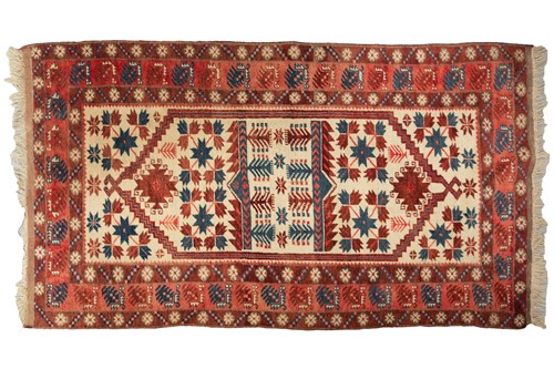 Lot A 20th-century ivory ground Bidjar rug with a...