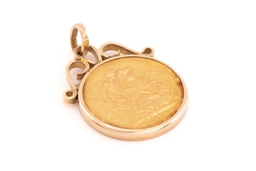 Lot 62 - A full sovereign pendant, featuring a Victoria...