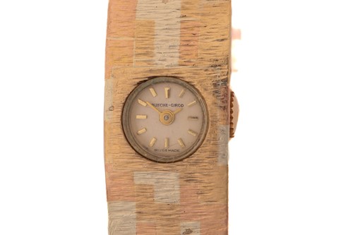 Lot 209 - A 9ct gold Beuche Girod ladies wristwatch, the...