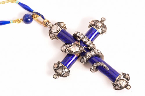 Lot 56 - A Victorian enamel cross fleury with a diamond-...
