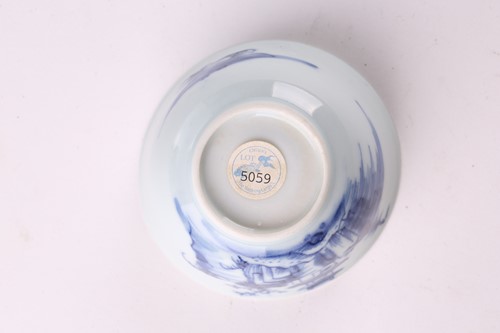 Lot 150 - A Chinese blue & white 'Nanking Cargo' tea...
