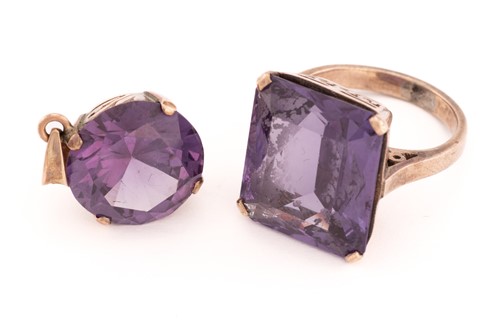 Lot 55 - A synthetic colour-changing sapphire ring and...