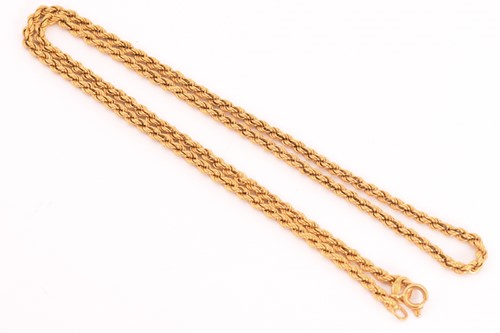 Lot 300 - An 18ct yellow gold twisted rope chain, with...