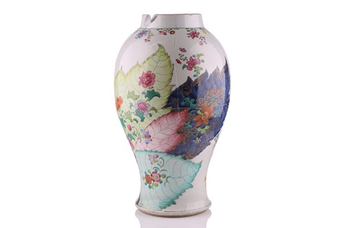Lot 191 - A large Chinese Tobacco leaf pattern vase &...