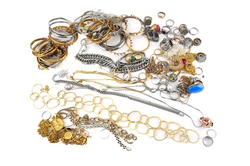 Lot 208 - Quantity of fashion watches and costume...