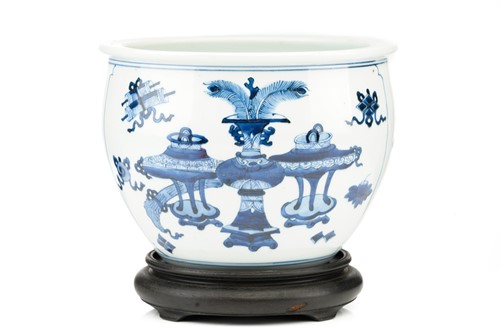 Lot 93 - A Chinese blue & white jardiniere, painted...
