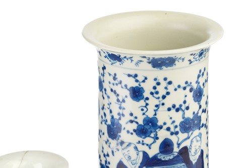Lot 133 - A Chinese blue & white vase, Qing, 18th...