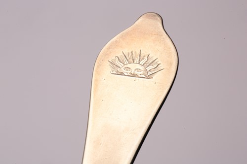 Lot 418 - A William III dog nose, rat tail spoon. Plain...