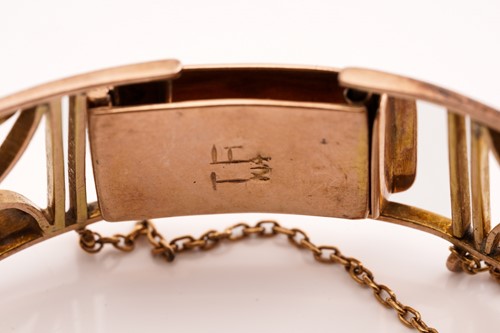 Lot 139 - A smoky quartz bracelet, a brooch and matching...