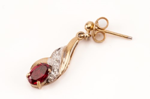 Lot 71 - A diamond and synthetic ruby necklace and a...