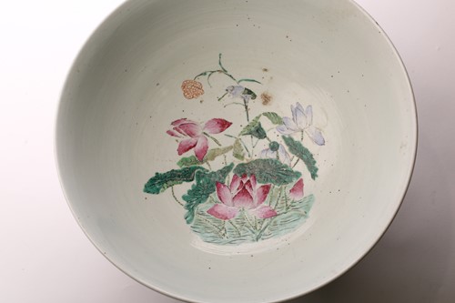 Lot 216 - A large Chinese porcelain bowl, early 20th...