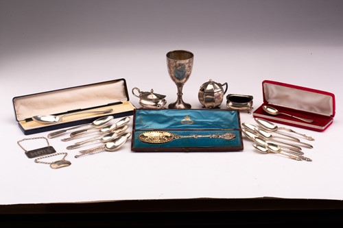 Lot 372 - A small collection of silver items including a...