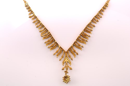 Lot 95 - A diamond V-shaped fringe necklace,...