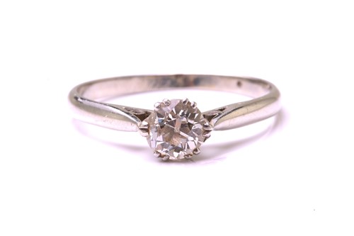 Lot 124 - A diamond solitaire ring, featuring an old-cut...