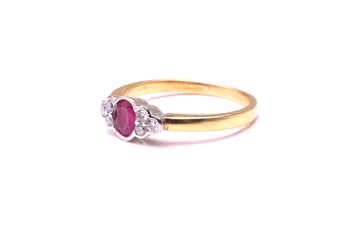 Lot 38 - A ruby and diamond ring in 18ct gold,...