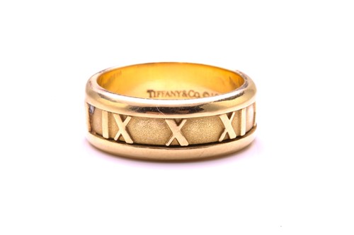 Lot 255 - Tiffany & Co. - Atlas ring, engraved with...