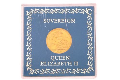 Lot 288 - A Queen Elizabeth II full sovereign, in case,...