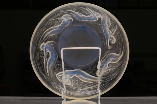 Lot 152 - A Lalique 'Ondines' opalescent bowl, early...