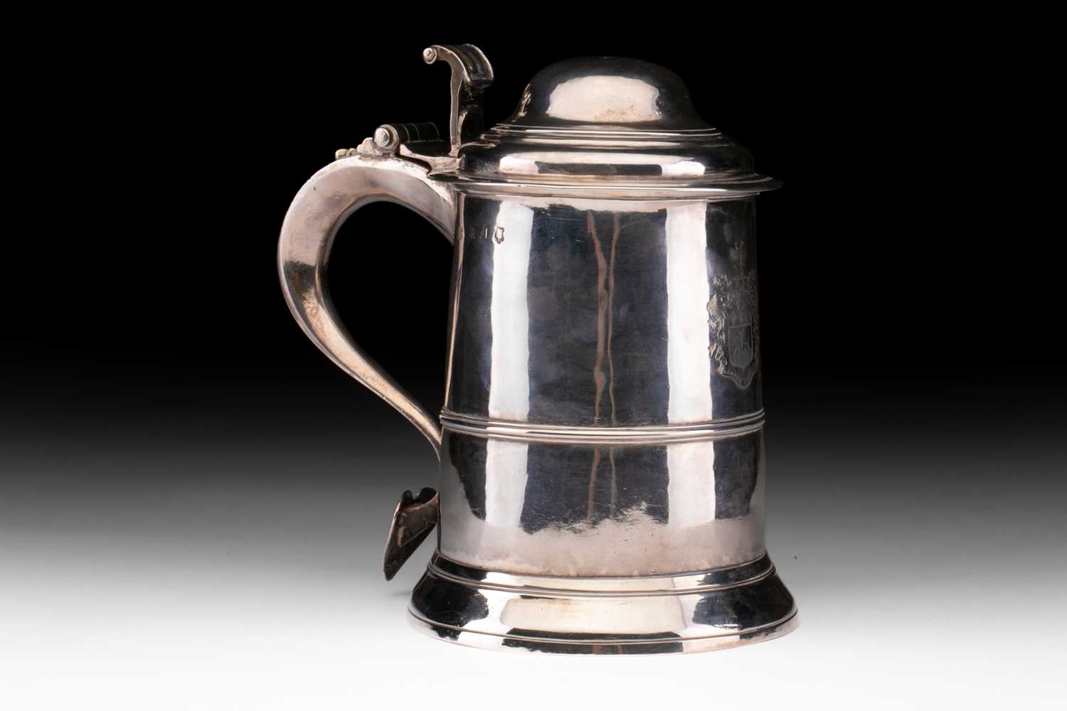 Lot 373 - A George II silver tankard by Richard Bayley,...