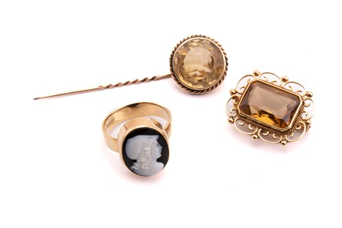 Lot 33 - A citrine brooch, a cameo ring and a citrine...