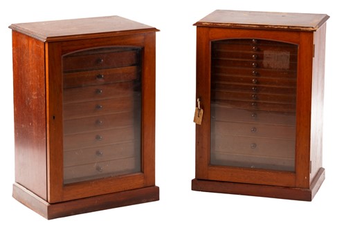 Lot 281 - A pair of early 20th-century mahogany...