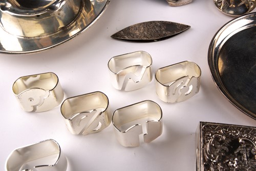 Lot 437 - An Edwardian silver snuff box; rectangular,...