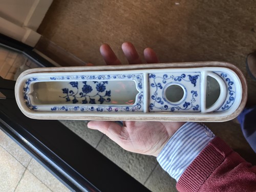 Lot 219 - A Chinese porcelain pen box and cover, of...
