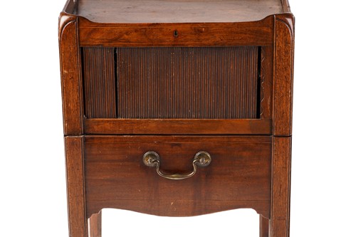 Lot 311 - An early 19th century mahogany wash stand, the...