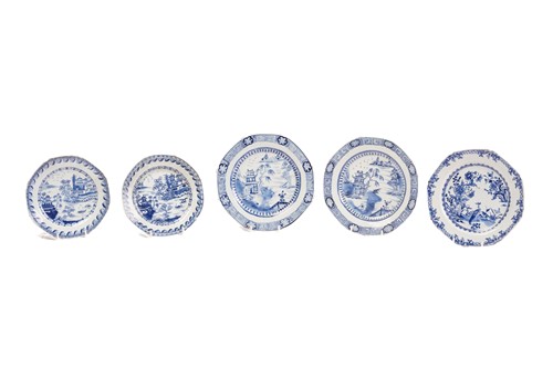 Lot 167 - A collection of Chinese blue & white export...