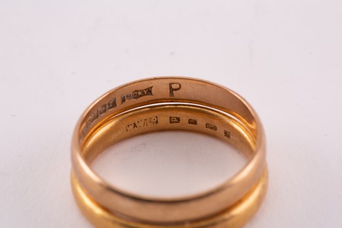 Lot 129 - Two gold wedding bands, jewellery items set...