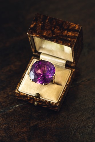 Lot 288 - A large amethyst dress ring in 18ct yellow...