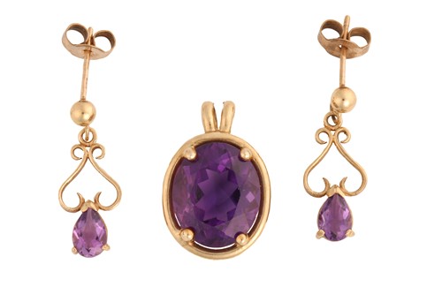 Lot 316 - An amethyst pendant and a pair of drop...