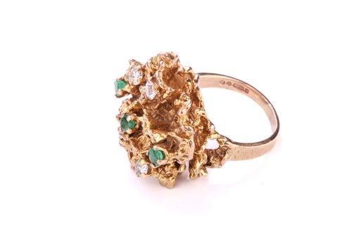 Lot 262 - A Modernist dress ring in 9ct gold, comprising...