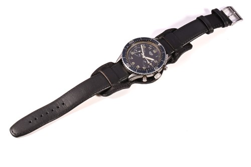 Lot 414 - A Heuer Bundeswehr 1550SG chronograph,...
