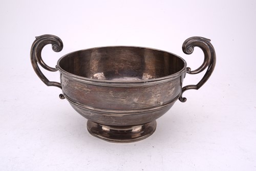 Lot 489 - An Edwardian silver two handled circular...