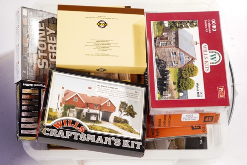 Lot 409 - A large collection of Ratio Trackside model...