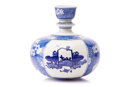 Lot 238 - A Chinese blue and white porcelain hookah pipe...