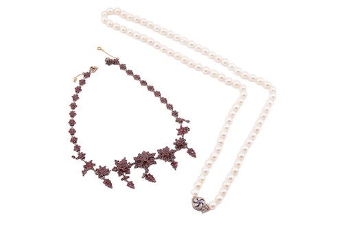 Lot 61 - A cultured pearl necklace together with a...