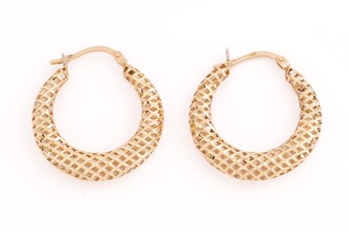 Lot 81 - A pair of 18 carat gold open mesh hoop...