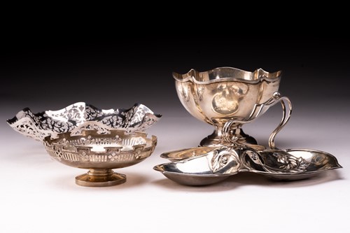 Lot 489 - A silver hors d’euvres dish of trefoil design,...