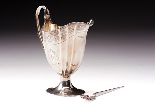 Lot 519 - An early to mid 18th century silver mote spoon;...