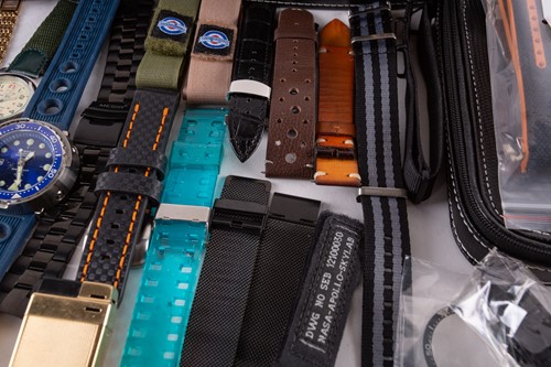 Lot 456 - A mixed lot of 28 watches some of which are...